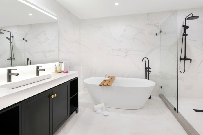 Elegant Bathroom O2 Beach Club & Spa